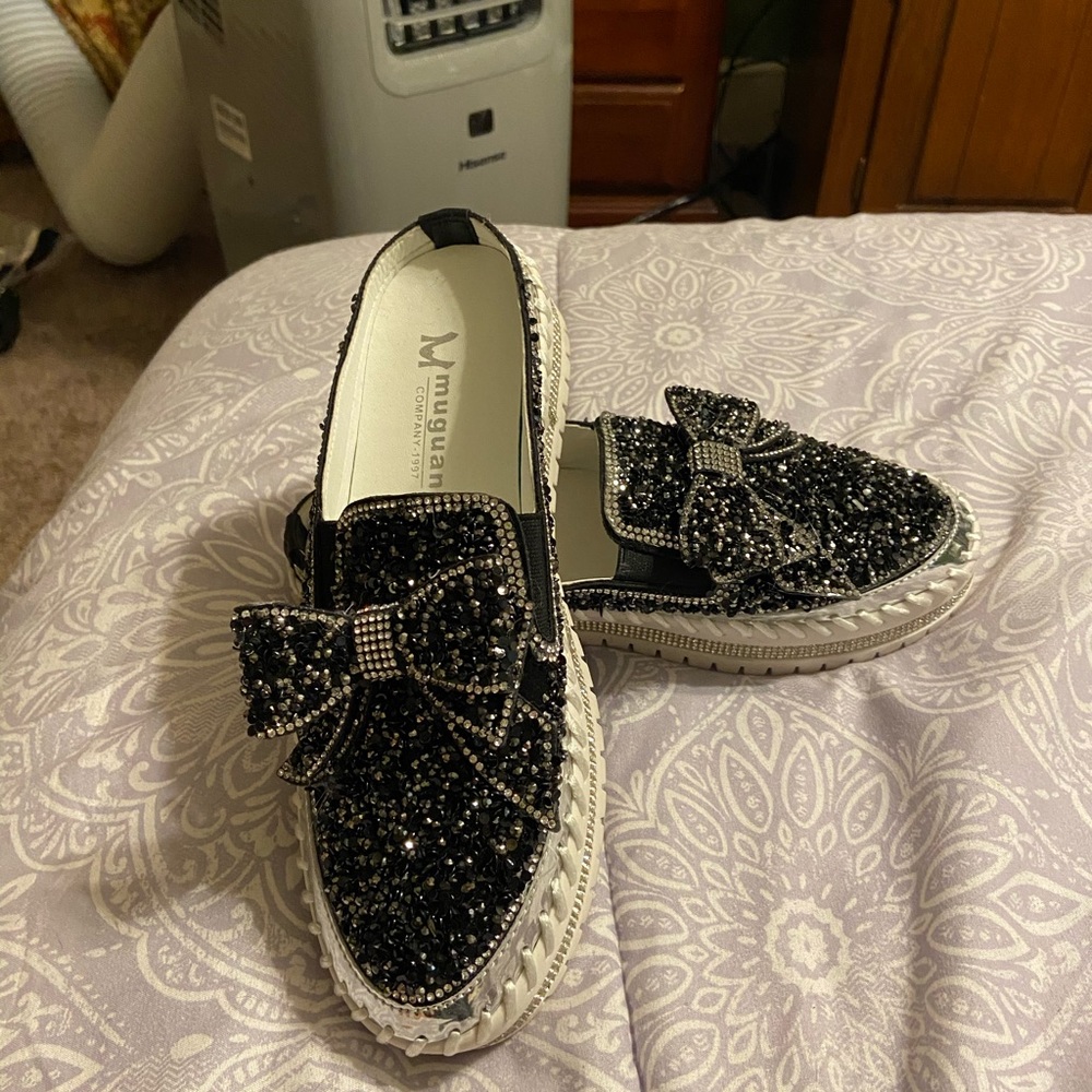 Black with glitter slide on casual shoe